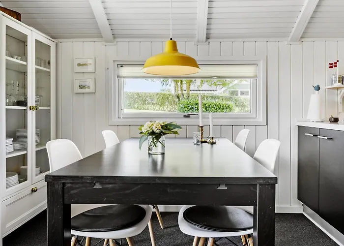 Awesome In With Kitchen Holiday home *